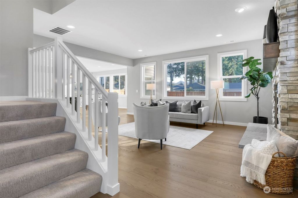 Photo of 906 Gaines Avenue SE, North Bend, WA 98045 (MLS # 2194640)