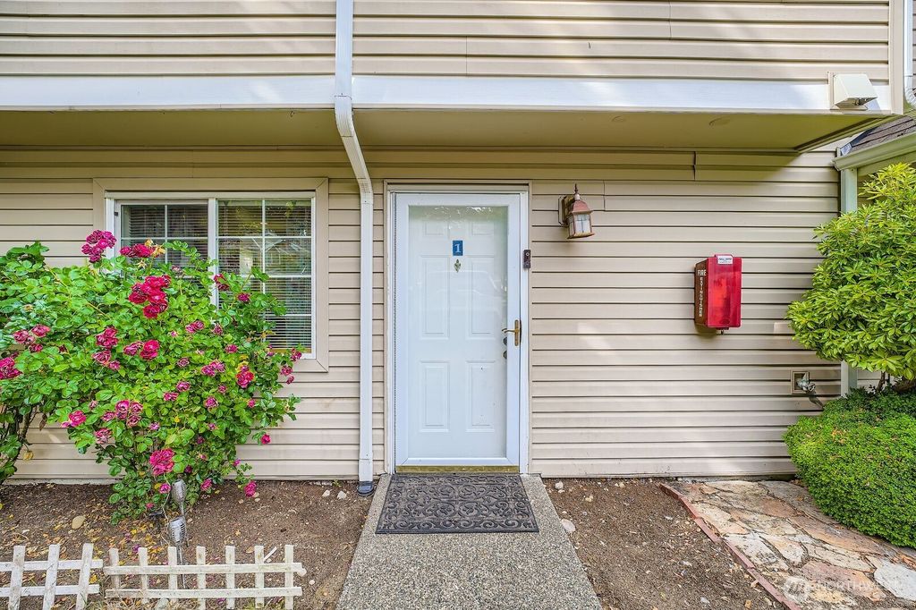 Photo of 2100 S 336th Street #M1, Federal Way, WA 98003 (MLS # 2392362)