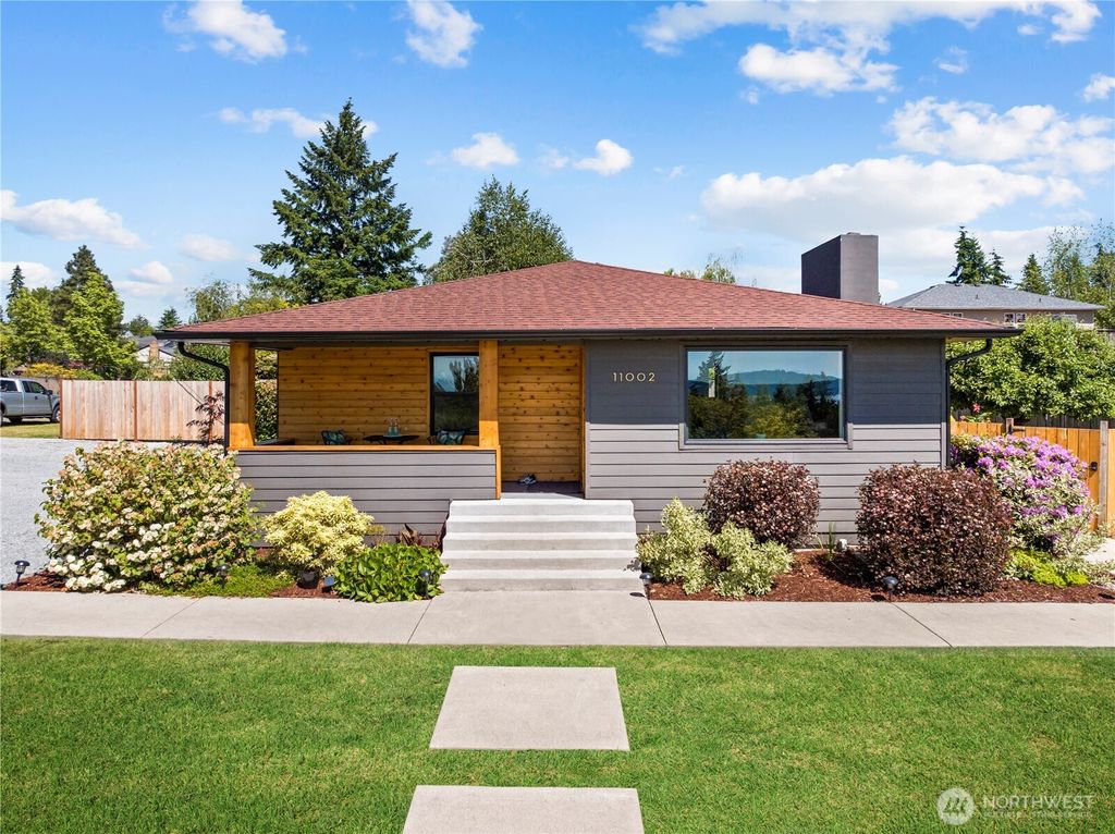 Photo of 11002 22nd Avenue SW, Seattle, WA 98146 (MLS # 2385966)