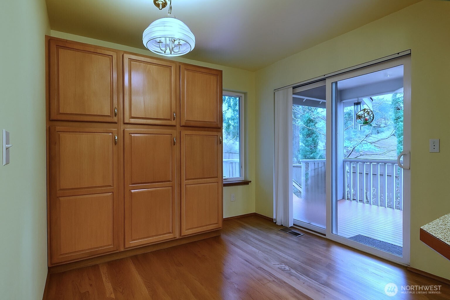 101 E Mountain View Drive