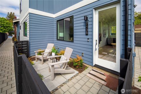Photo of 713 B N 70th Street, Seattle, WA 98103 (MLS # 2525304)