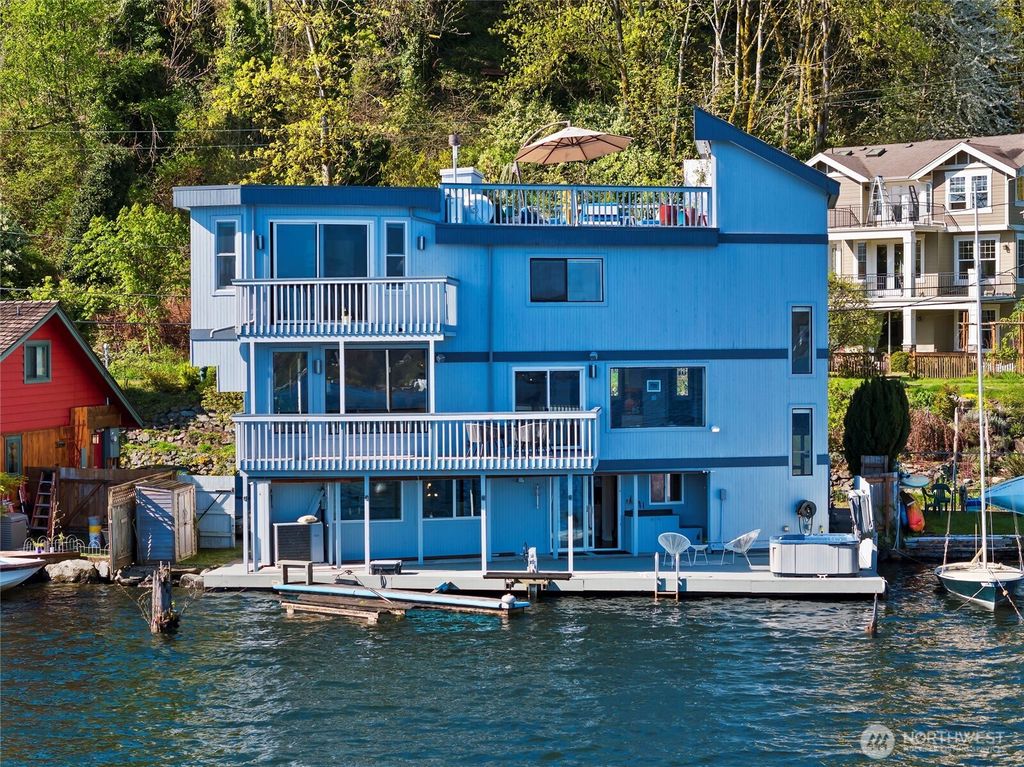 Photo of 14080 Riviera Place NE, Seattle, WA 98125 (MLS # 2407218)