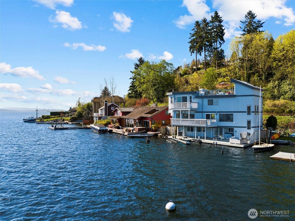 Photo of 14080 Riviera Place NE, Seattle, WA 98125 (MLS # 2407218)