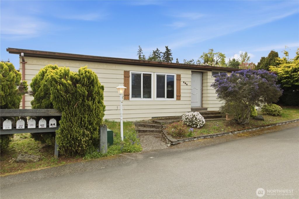 Photo of 2500 Alder Street #304, Milton, WA 98354 (MLS # 2511982)