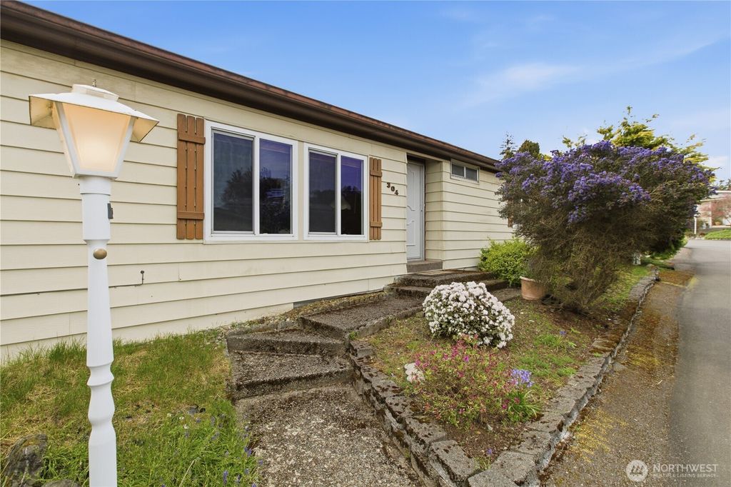 Photo of 2500 Alder Street #304, Milton, WA 98354 (MLS # 2511982)