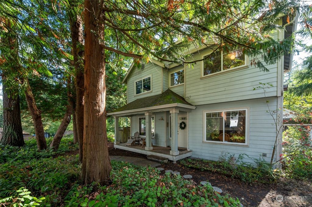 Photo of 2237 NE 169th Street, Shoreline, WA 98155 (MLS # 2167385)