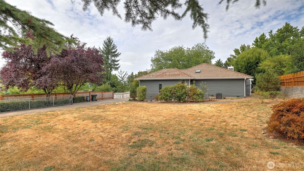 Photo of 20024 100th Avenue SE, Kent, WA 98031 (MLS # 2417635)