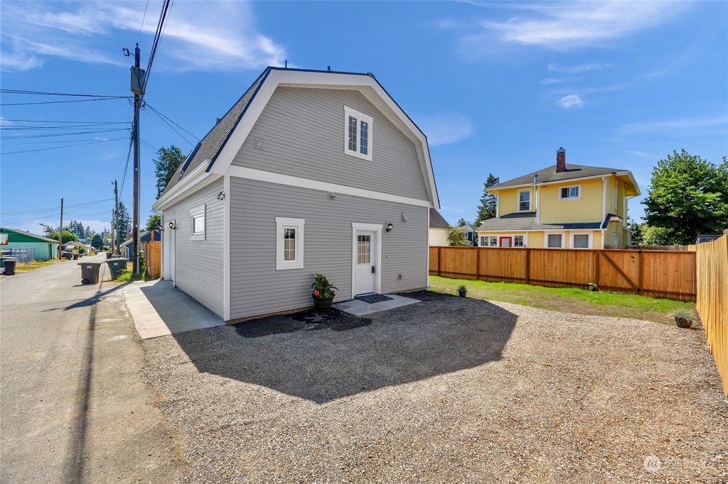 Photo of 2405 State Street #B, Everett, WA 98201 (MLS # 2282351)