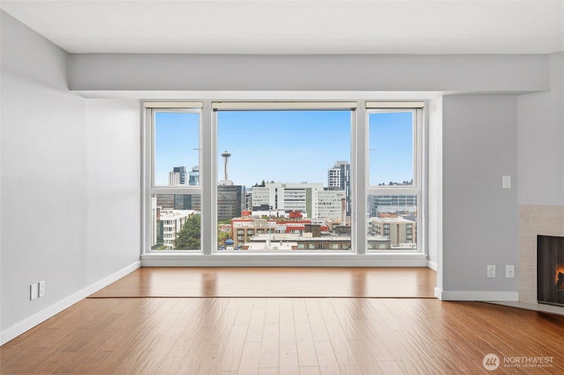 400 Melrose Avenue E 204