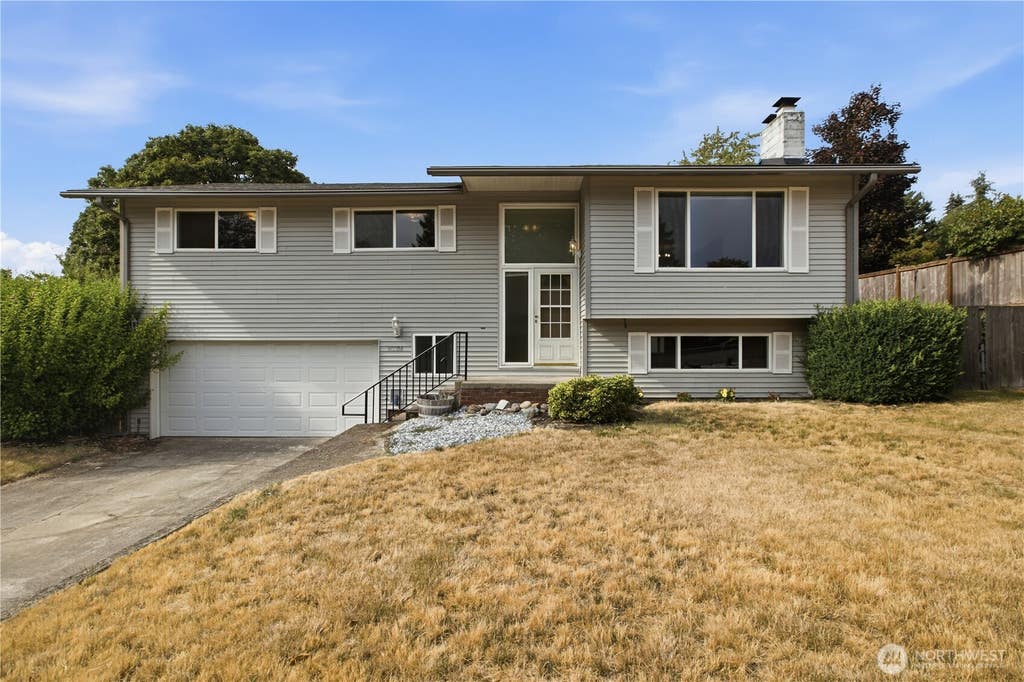 Photo of 10074 SE 213th Place, Kent, WA 98031 (MLS # 2557249)