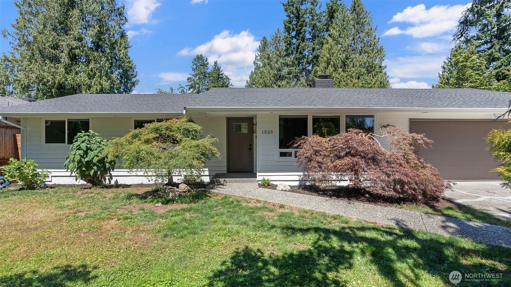 Photo of 1325 123rd Place SE, Everett, WA 98208 (MLS # 2408337)