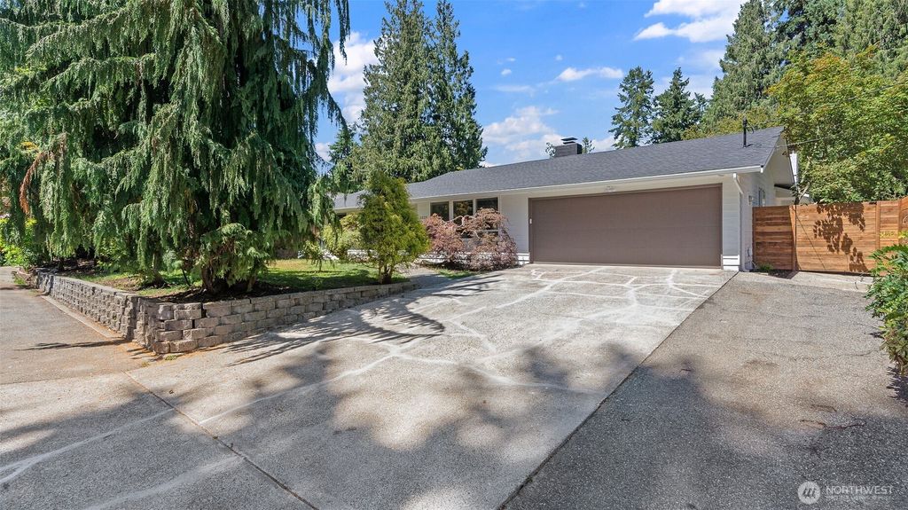 Photo of 1325 123rd Place SE, Everett, WA 98208 (MLS # 2408337)