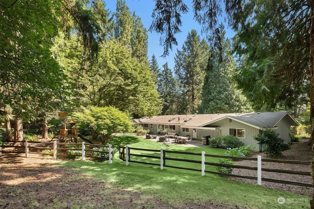 Photo of 13632 NE 42nd Street, Bellevue, WA 98005 (MLS # 2188630)