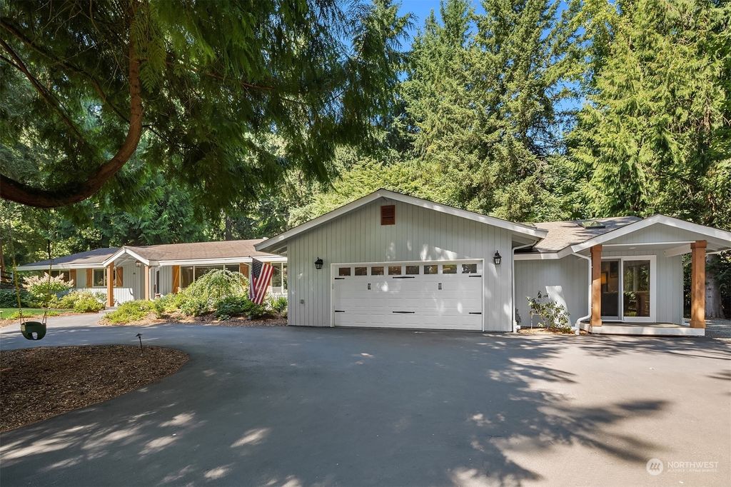 Photo of 13632 NE 42nd Street, Bellevue, WA 98005 (MLS # 2188630)