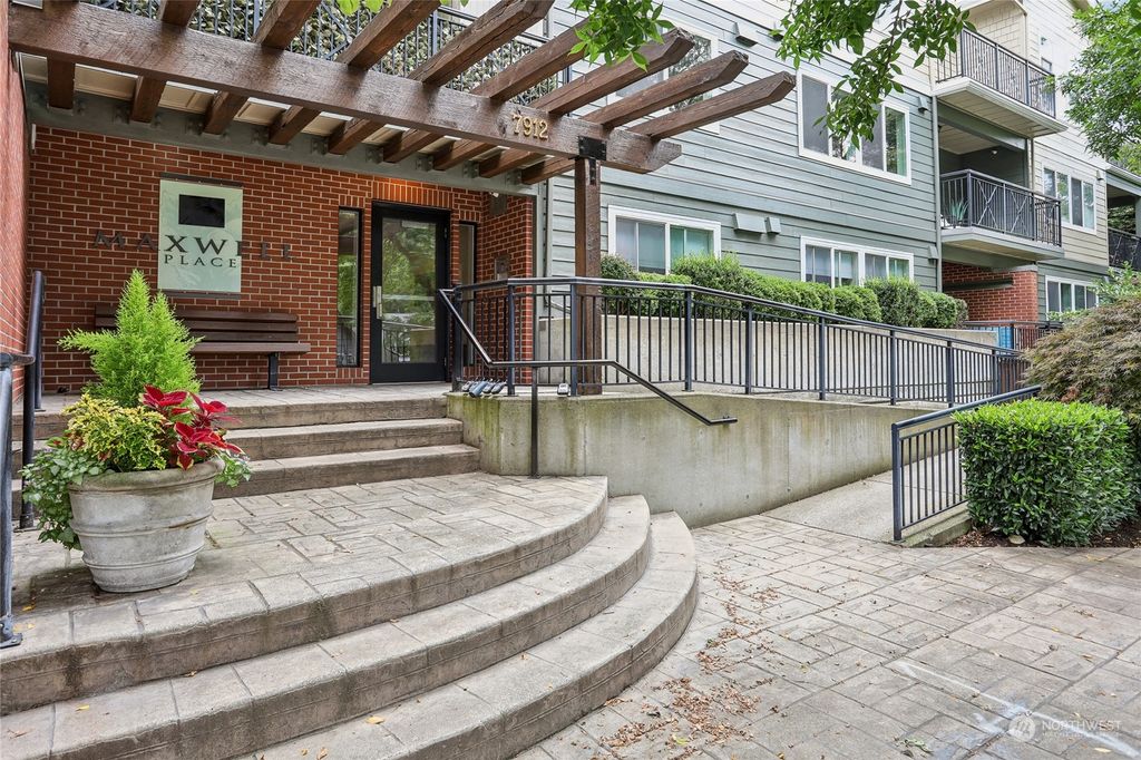 Photo of 7912 170th Avenue NE #104, Redmond, WA 98052 (MLS # 2281378)