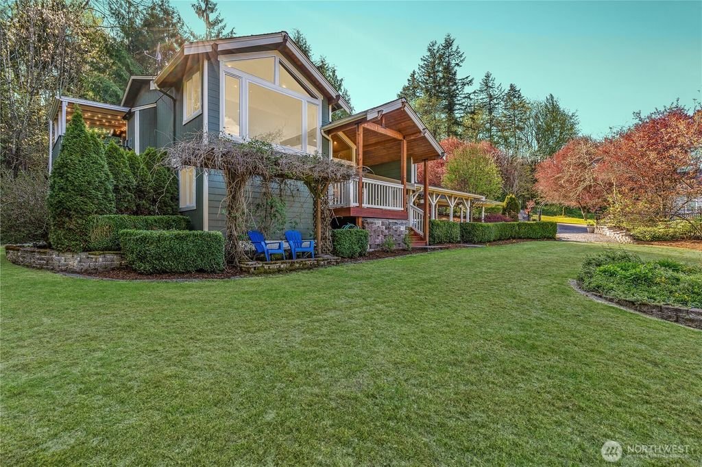 Photo of 23415 SE 160th Place, Issaquah, WA 98027 (MLS # 2325214)