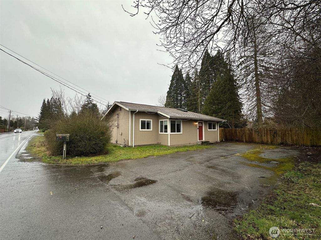 Photo of 520 Butte Avenue, Pacific, WA 98047 (MLS # 2336723)