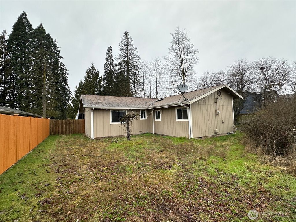 Photo of 520 Butte Avenue, Pacific, WA 98047 (MLS # 2336723)