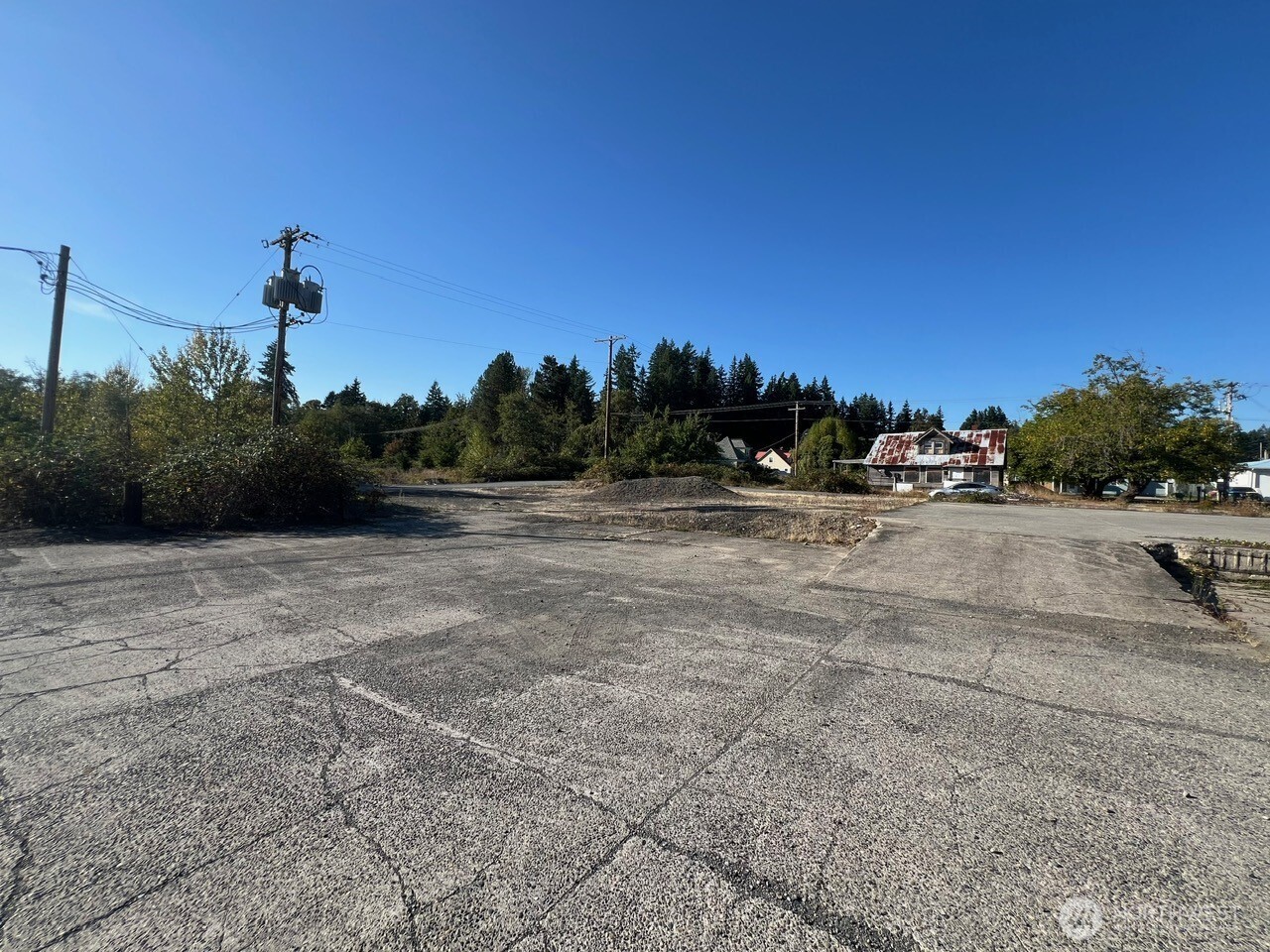 915 NW Kerron Street