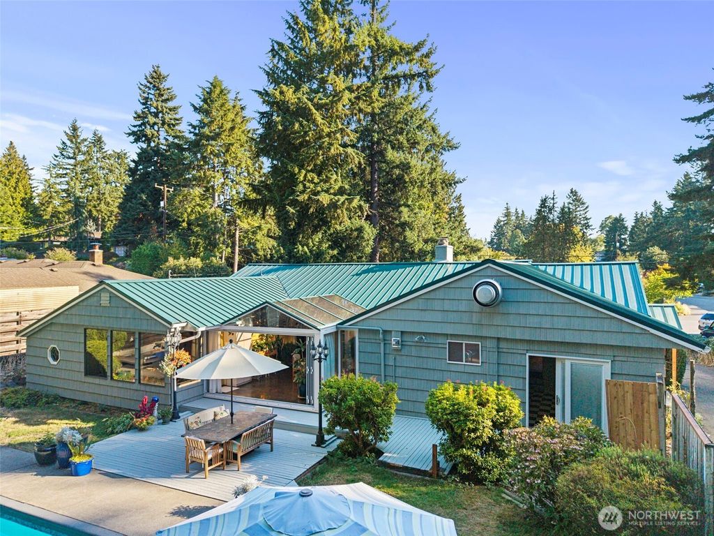 Photo of 2148 SW 169th Street, Burien, WA 98166 (MLS # 2435724)