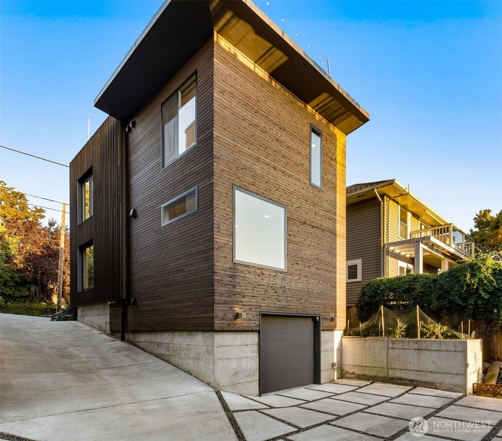 Photo of 1105 Yakima Avenue S, Seattle, WA 98144 (MLS # 2569360)