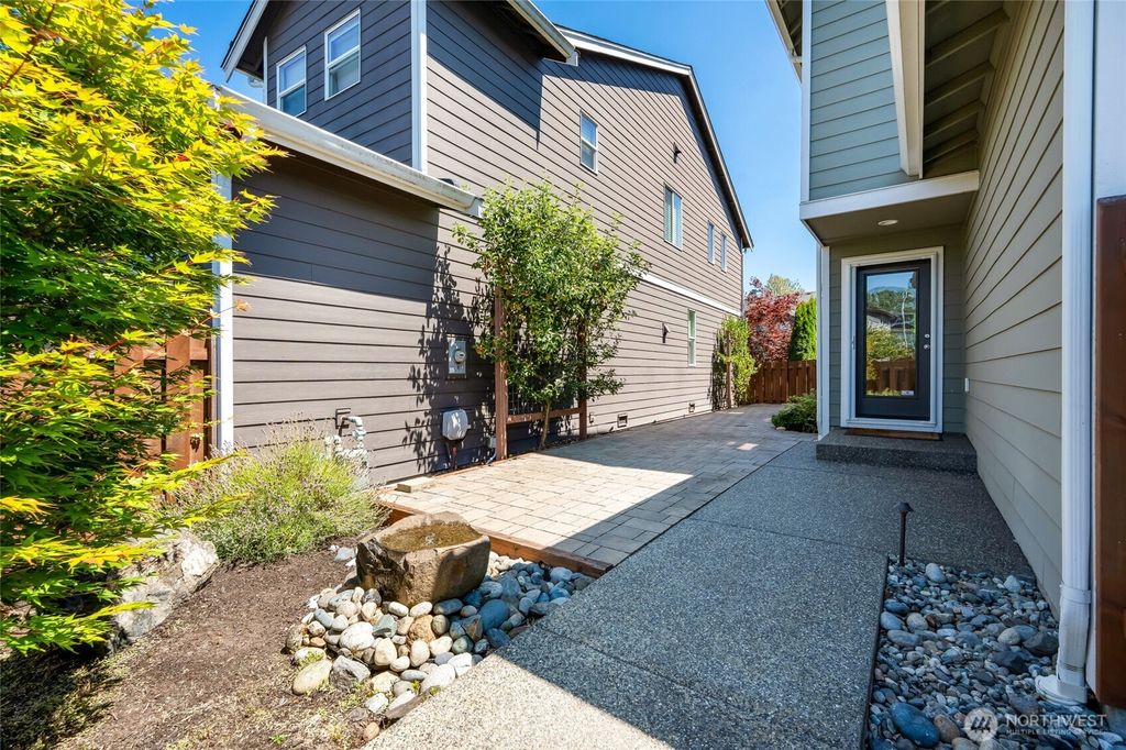 Photo of 4419 30th Drive SE, Everett, WA 98203 (MLS # 2413647)