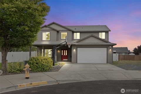 Photo of 1059 July Court, Moses Lake, WA 98837 (MLS # 2441185)