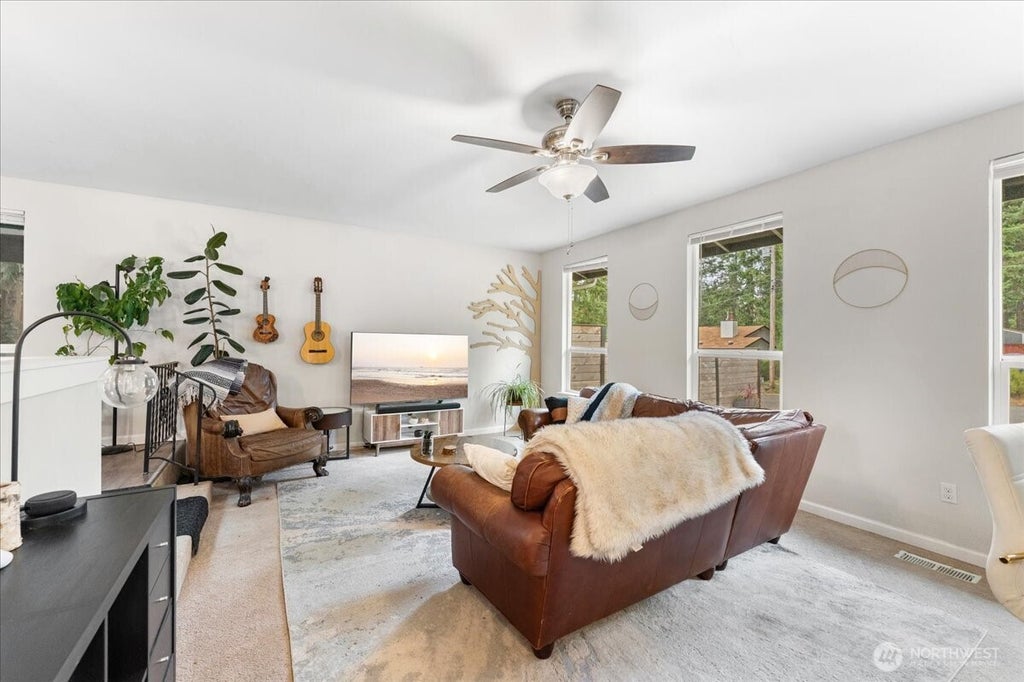 Photo of 4002 55th Street Ct NW, Gig Harbor, WA 98335 (MLS # 2583254)