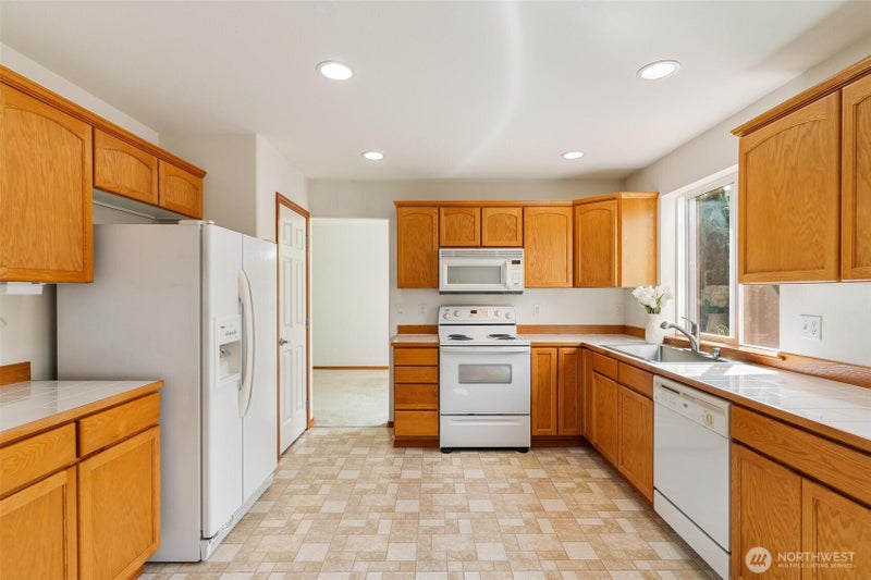 3710 73rd Drive NE