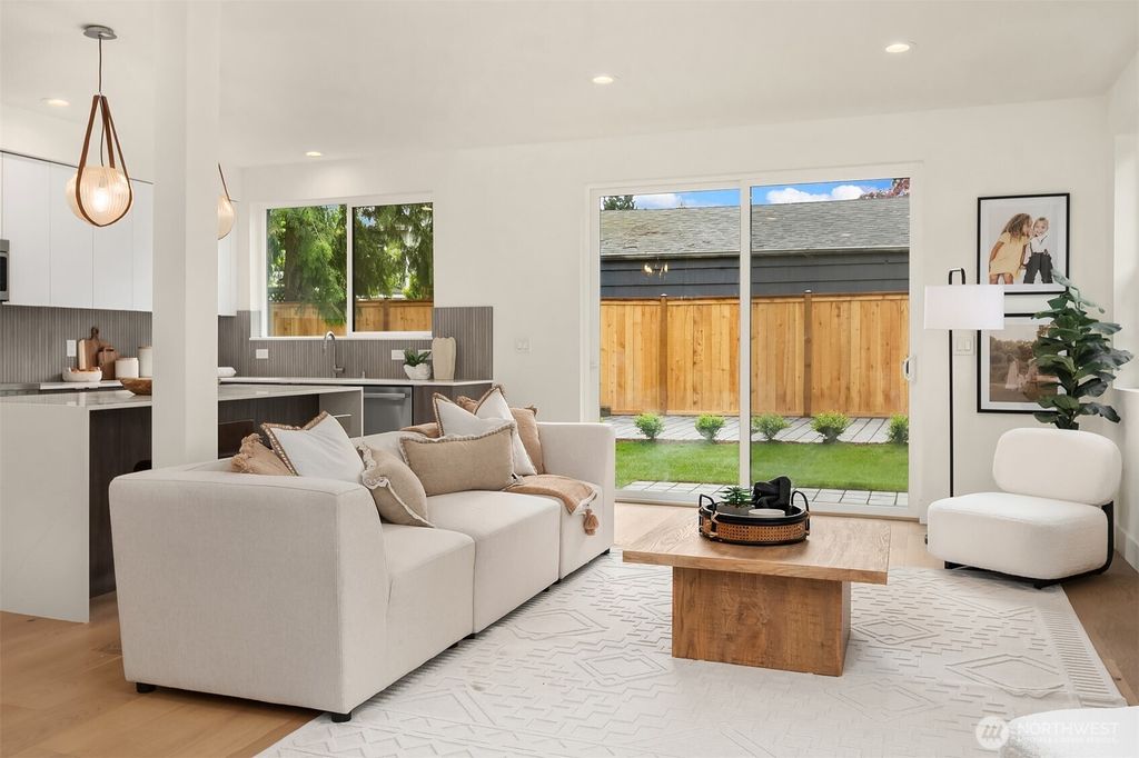 Photo of 215 NE 123rd Street, Seattle, WA 98125 (MLS # 2444891)