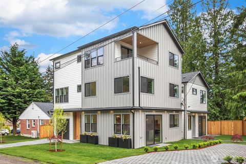 Photo of 215 NE 123rd Street, Seattle, WA 98125 (MLS # 2444891)