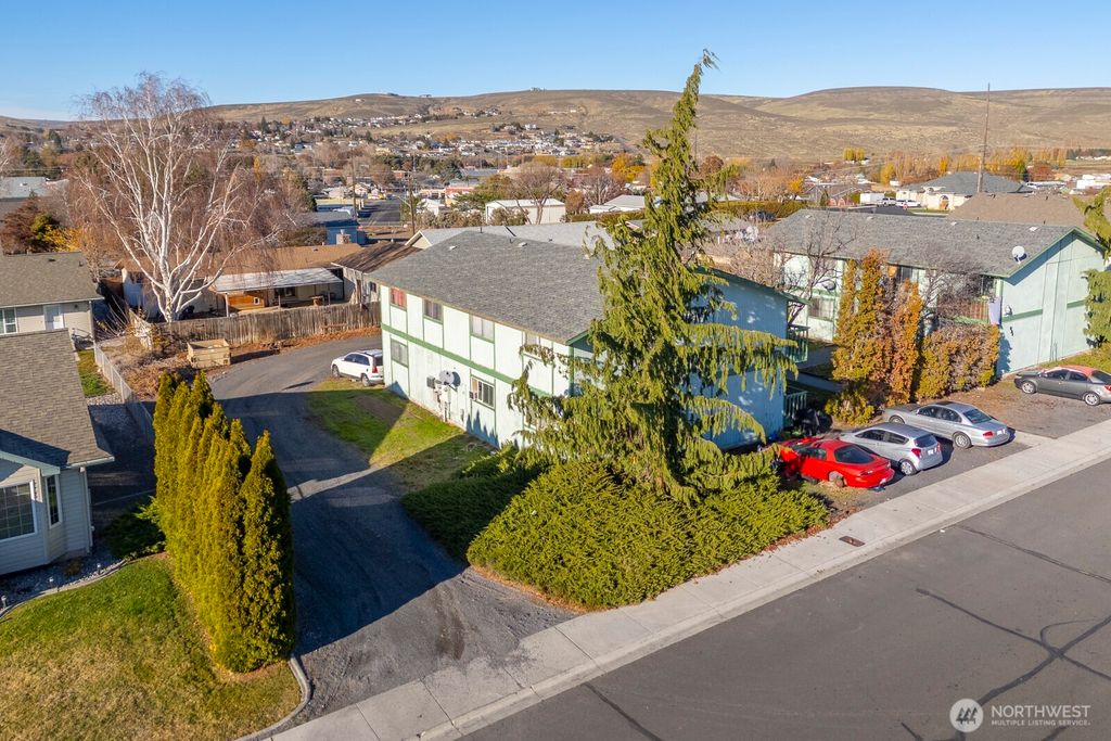 Photo of 223 NE E ST St, Ephrata, WA 98823 (MLS # 2457406)