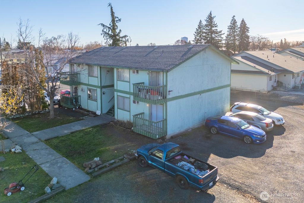 Photo of 223 NE E ST St, Ephrata, WA 98823 (MLS # 2457406)