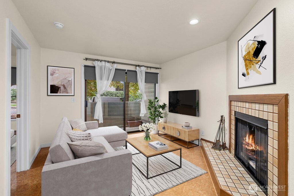 9512 1st Avenue NE 202