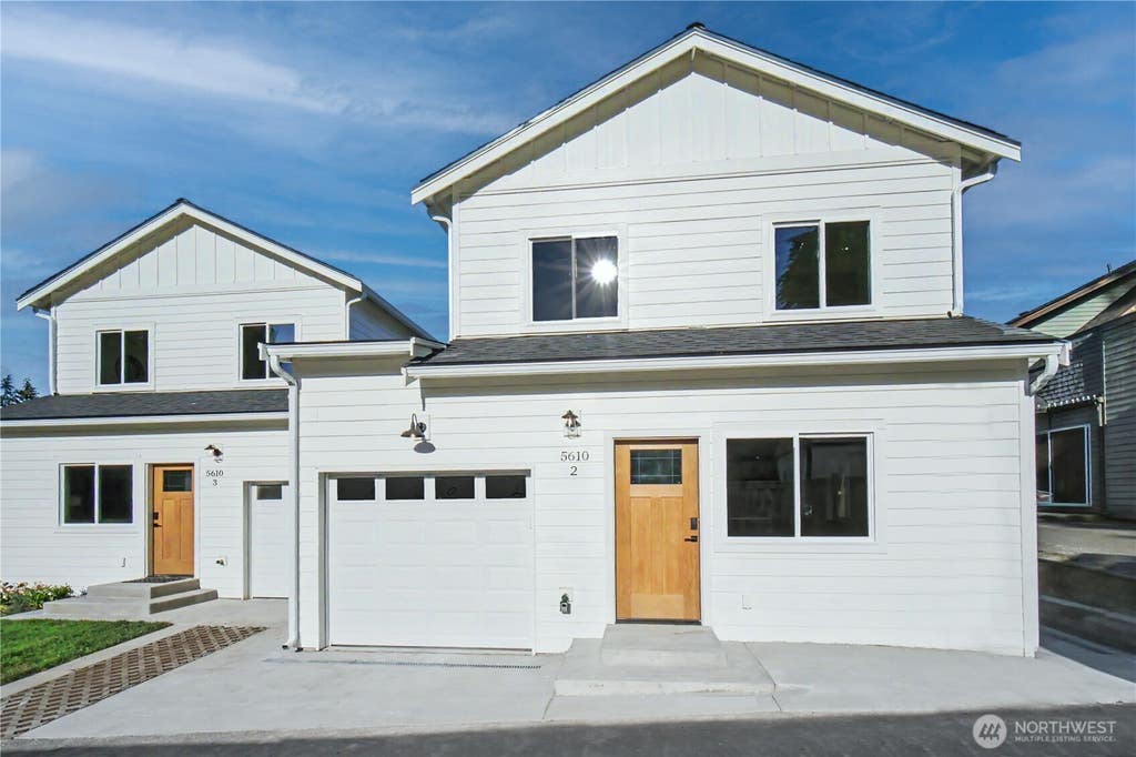 Photo of 5610 Rockefeller Avenue #2, Everett, WA 98203 (MLS # 2546278)