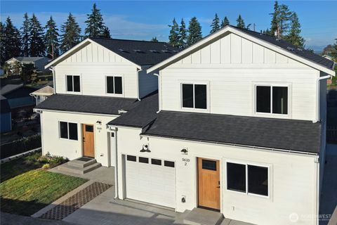 Photo of 5610 Rockefeller Avenue #2, Everett, WA 98203 (MLS # 2546278)