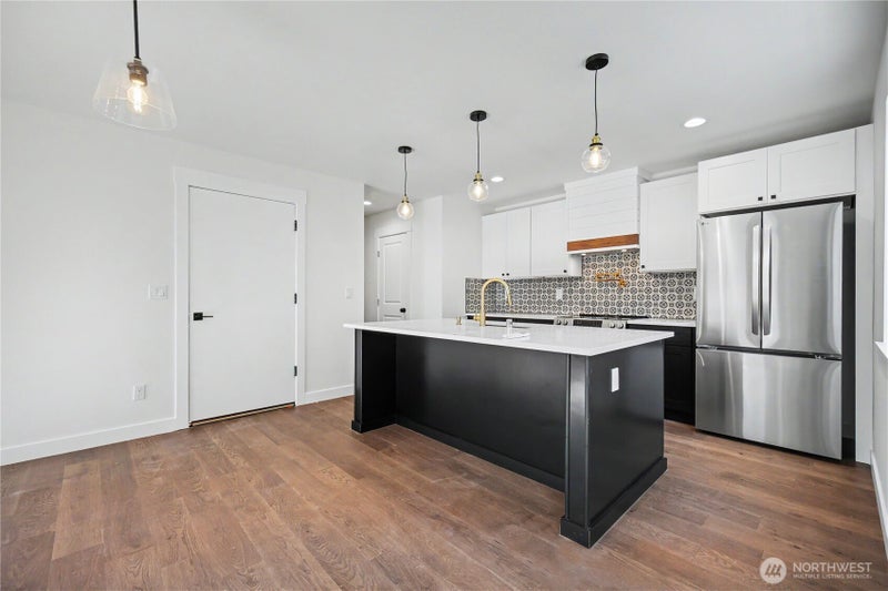 5610 Rockefeller Avenue 2