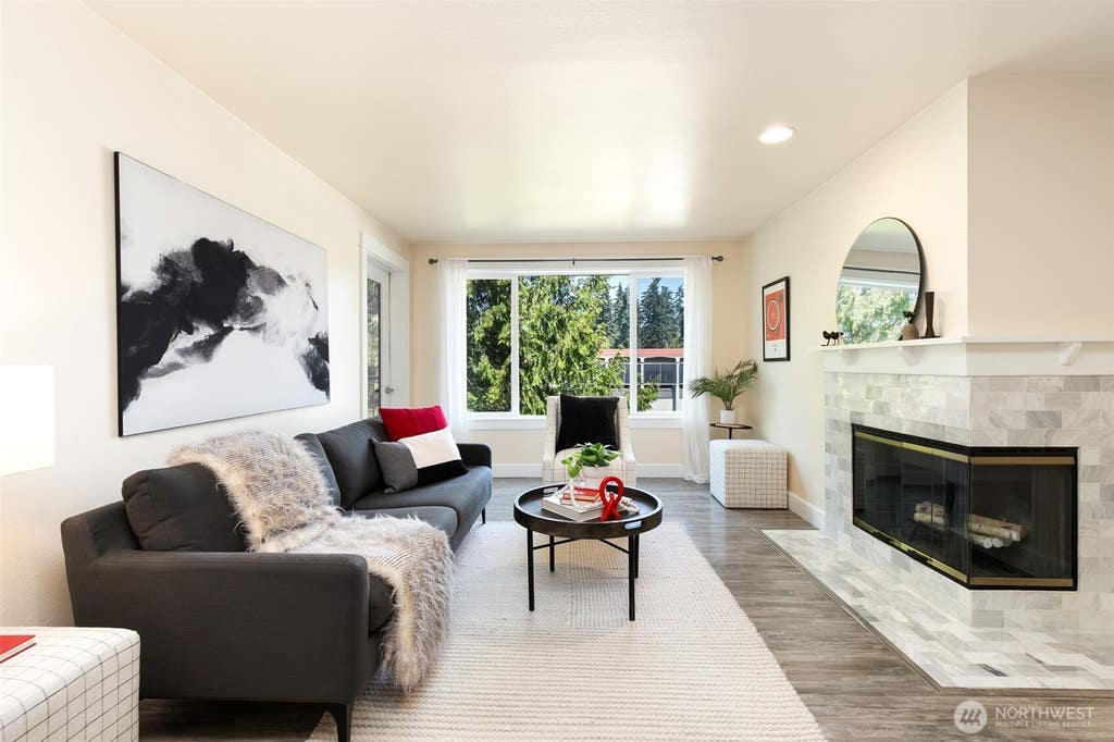 Photo of 300 N 130th Street #7207, Seattle, WA 98133 (MLS # 2573832)