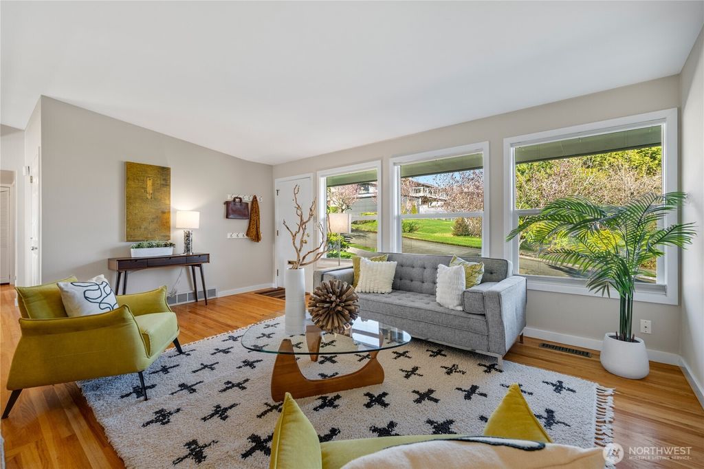 Photo of 2415 W McGraw Street, Seattle, WA 98199 (MLS # 2487469)