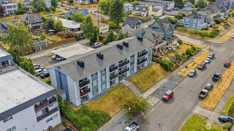 1010 N J Street 12