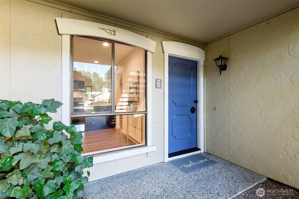 Photo of 10305 NE 16th Street #I6, Bellevue, WA 98004 (MLS # 2402560)