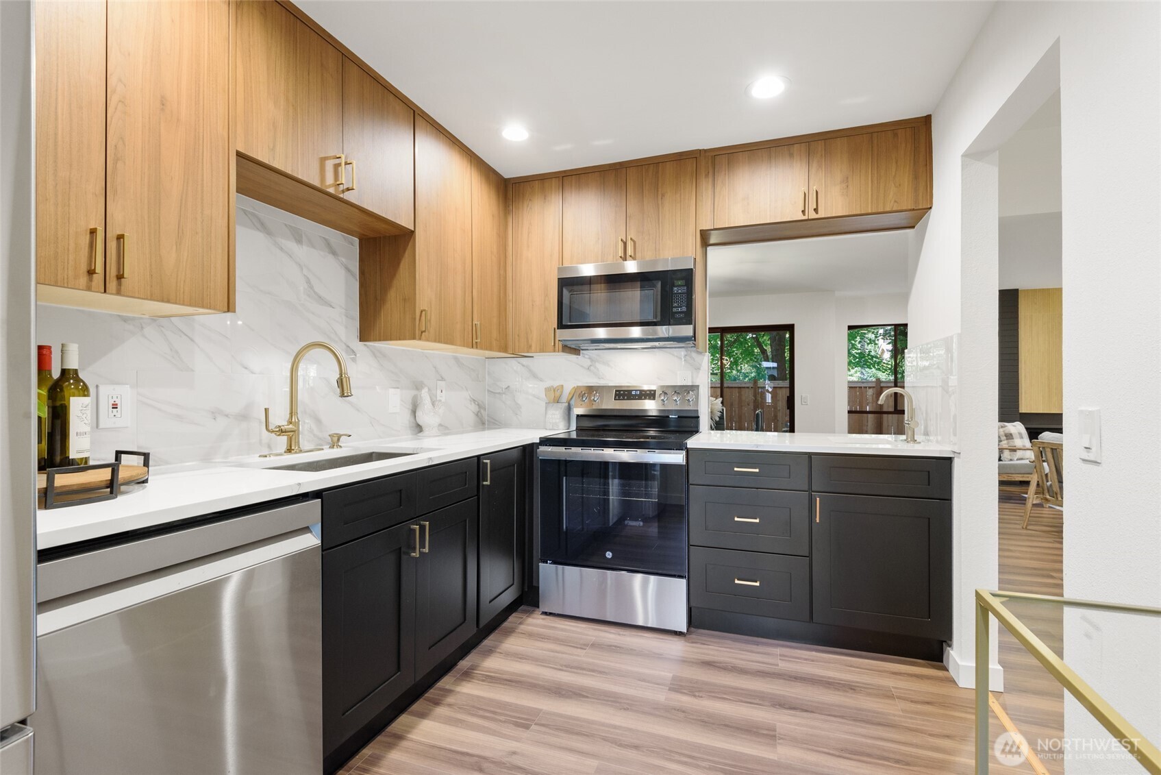 10305 NE 16th Street I6