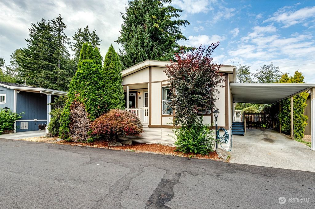 Photo of 415 Lake View Road #K13, Lynnwood, WA 98087 (MLS # 2281845)