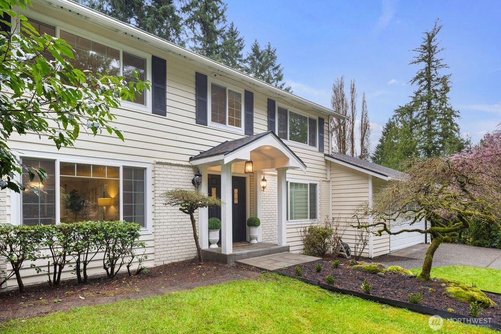 Photo of 18505 NE 26th Street, Redmond, WA 98052 (MLS # 2488694)