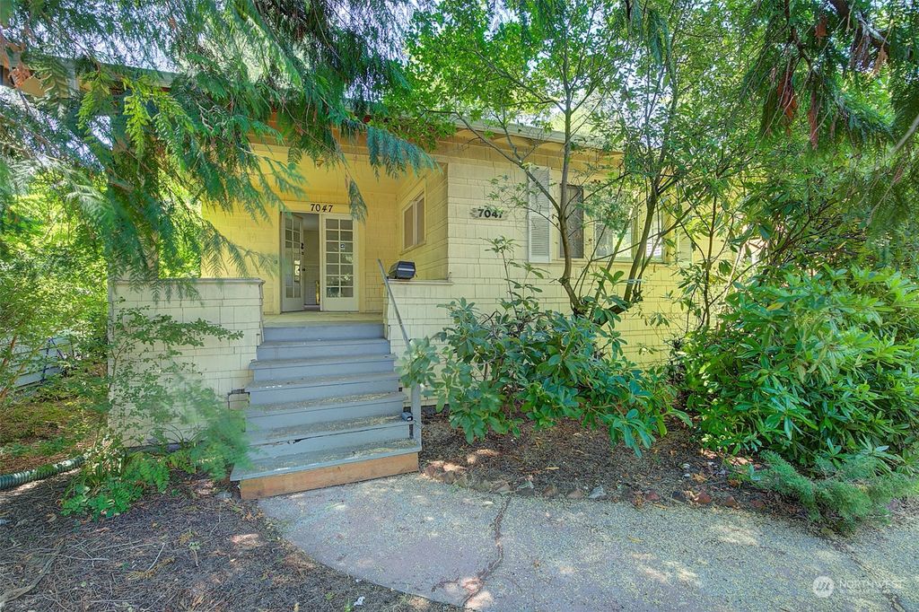 Photo of 7047 8th Avenue NW, Seattle, WA 98117 (MLS # 2265194)