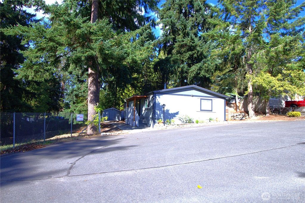 Photo of 2402 S 370th Place, Federal Way, WA 98003 (MLS # 2441698)