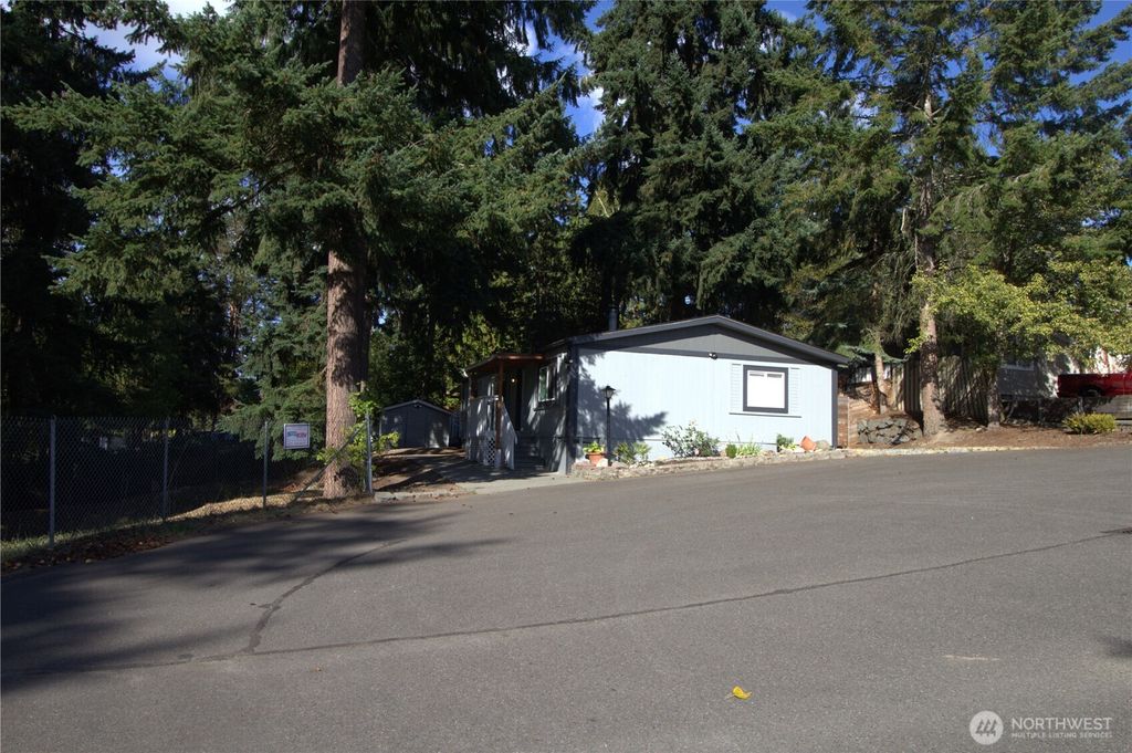 Photo of 2402 S 370th Place, Federal Way, WA 98003 (MLS # 2441698)