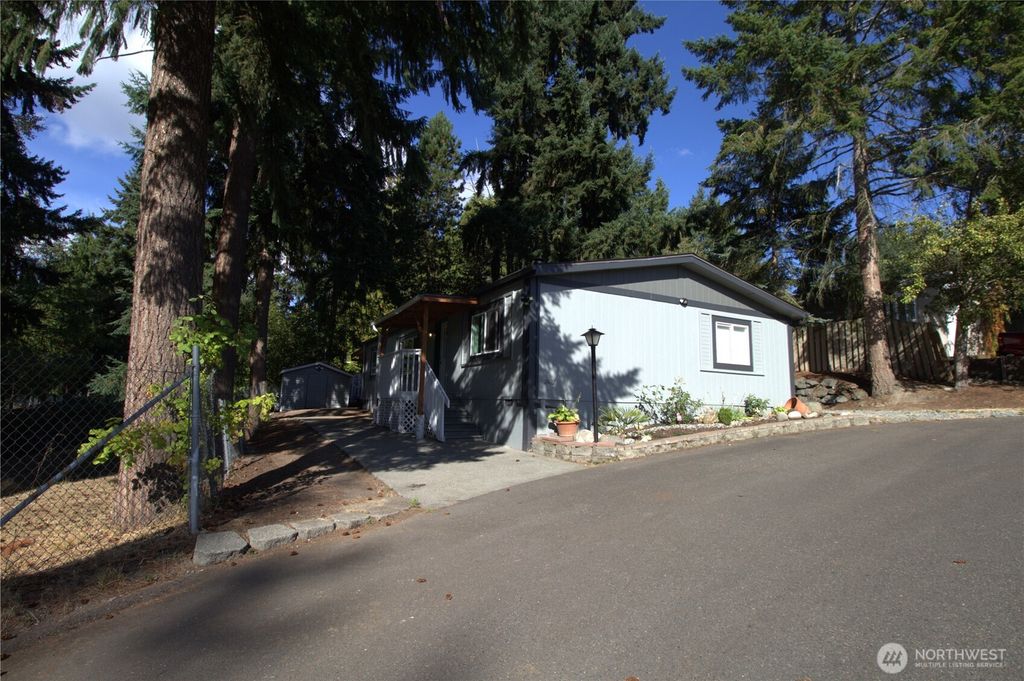 Photo of 2402 S 370th Place, Federal Way, WA 98003 (MLS # 2441698)