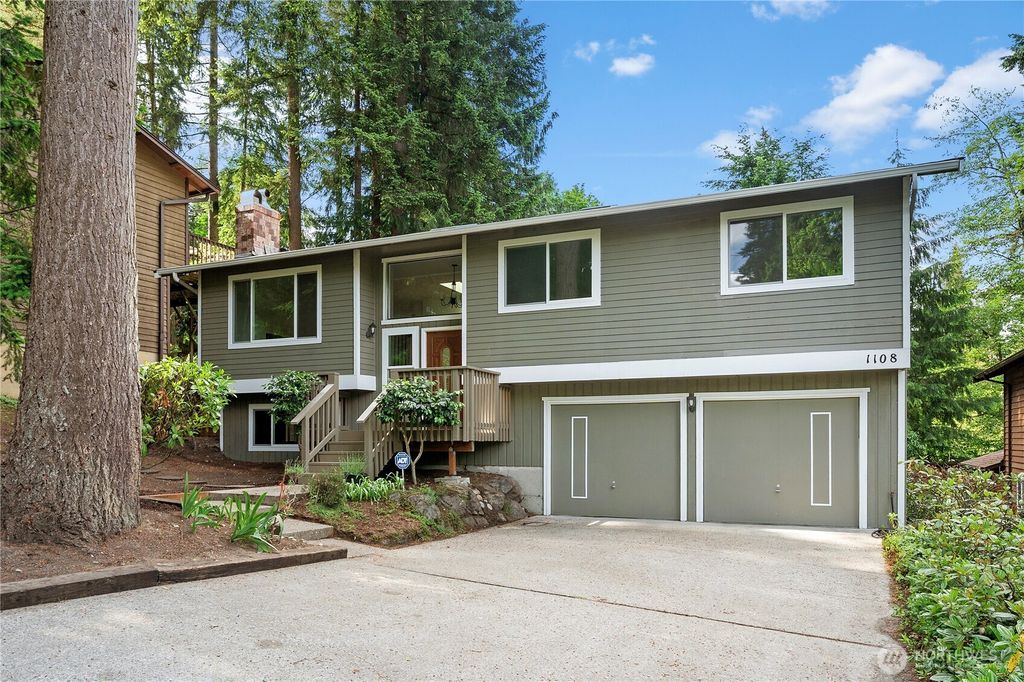 Photo of 1108 NE 195th Street, Shoreline, WA 98155 (MLS # 2532030)