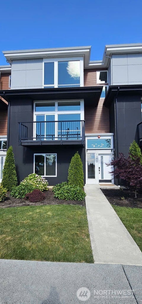 Photo of 1208 Harrington Avenue NE, Renton, WA 98056 (MLS # 2537876)